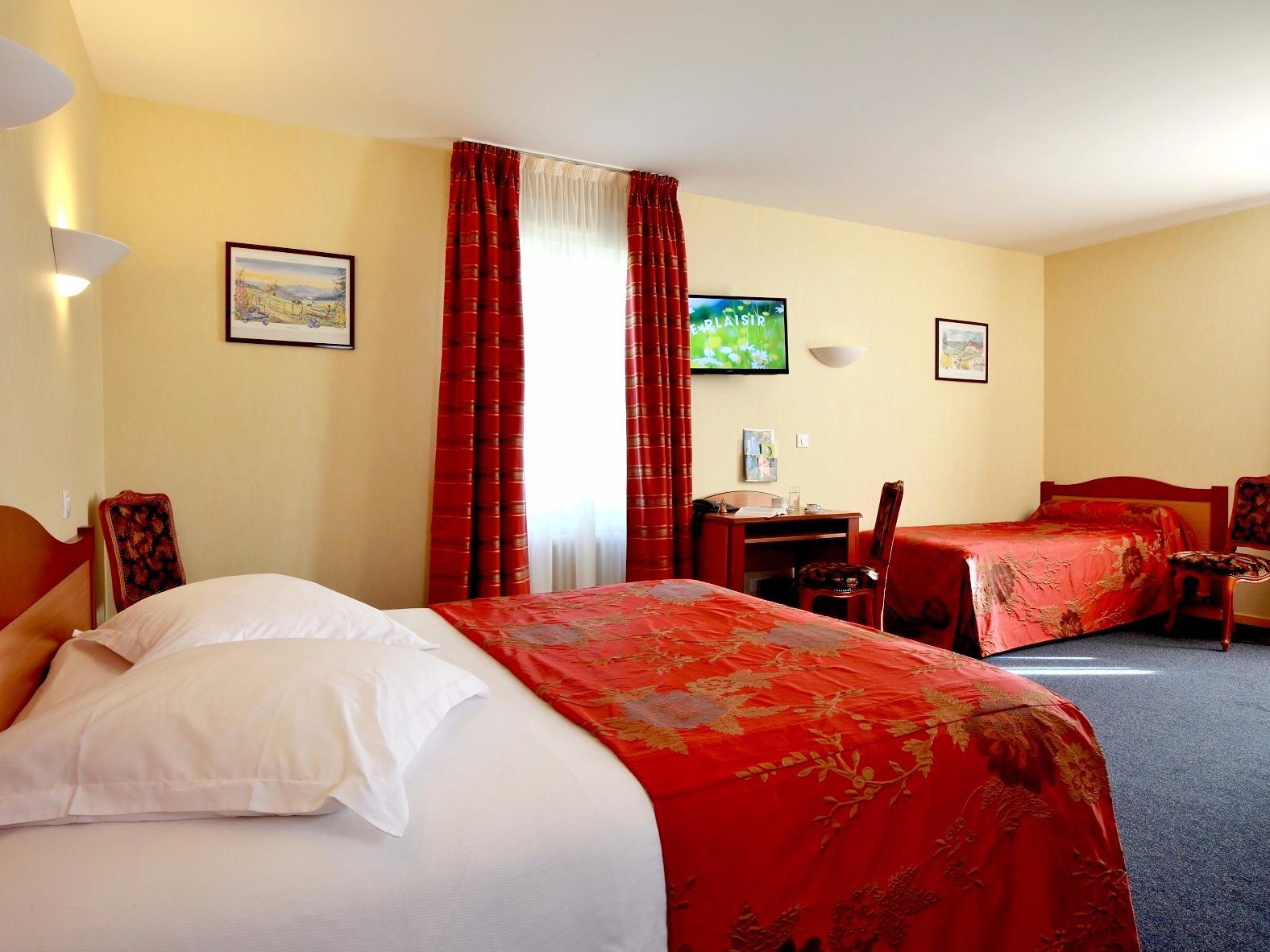 Logis Hotel & Restaurant Des Lacs Celles-sur-Plaine المظهر الخارجي الصورة