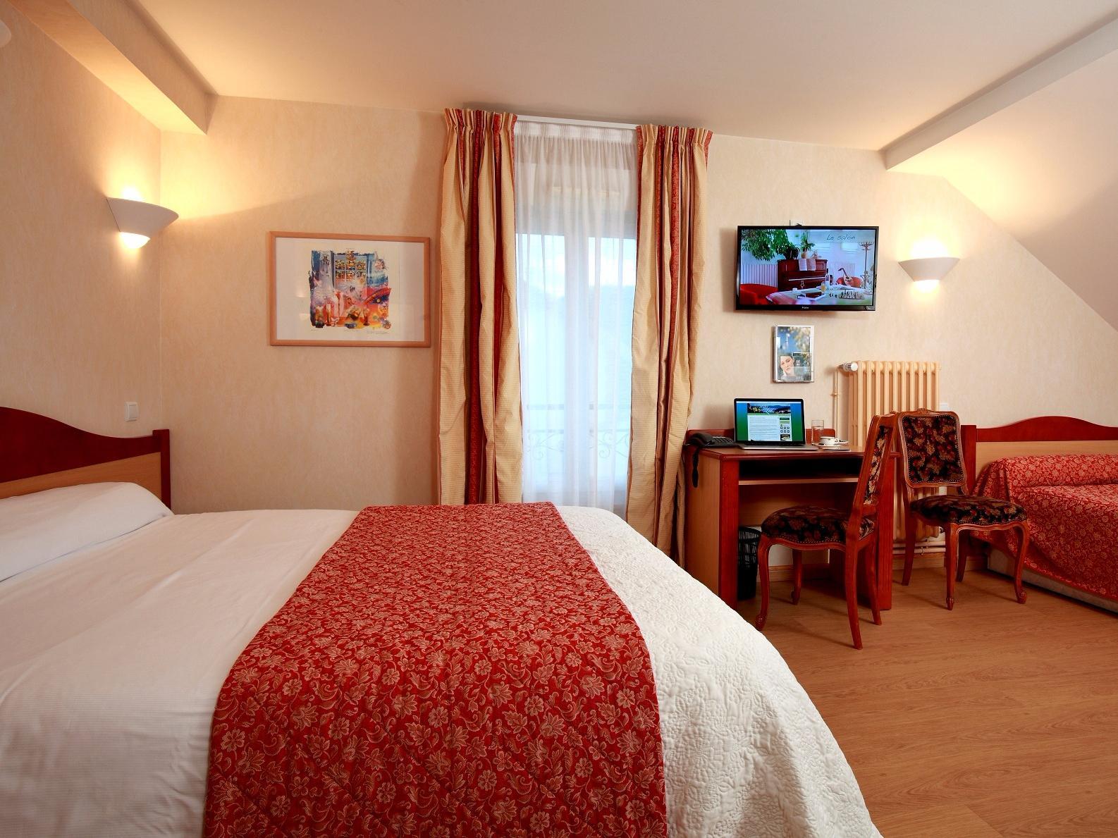 Logis Hotel & Restaurant Des Lacs Celles-sur-Plaine المظهر الخارجي الصورة