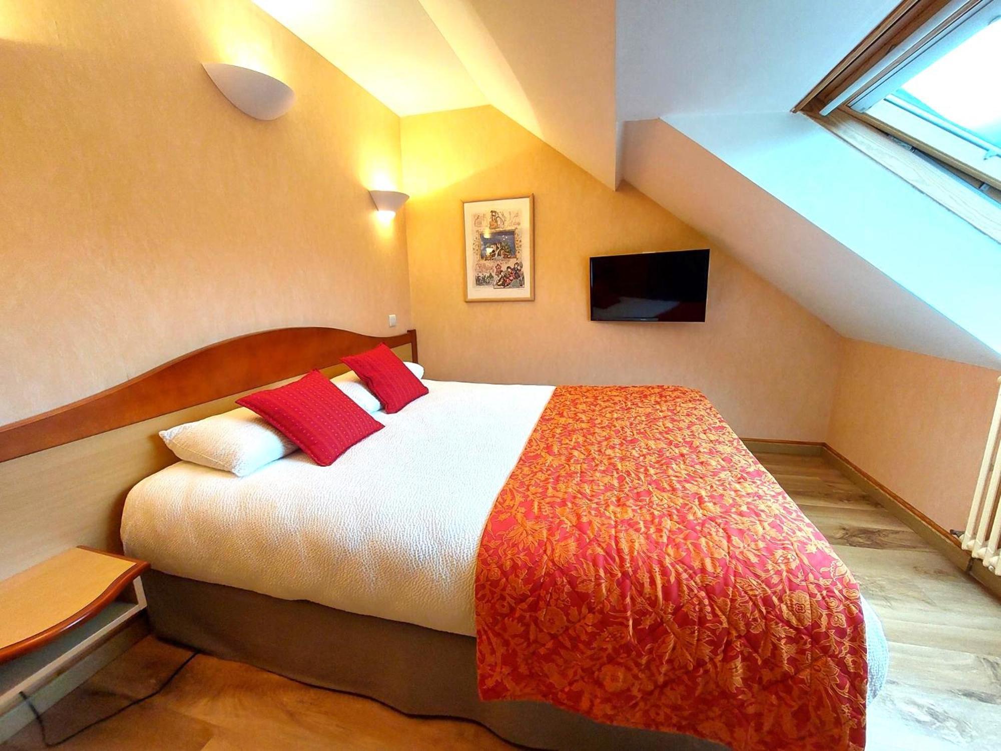 Logis Hotel & Restaurant Des Lacs Celles-sur-Plaine المظهر الخارجي الصورة