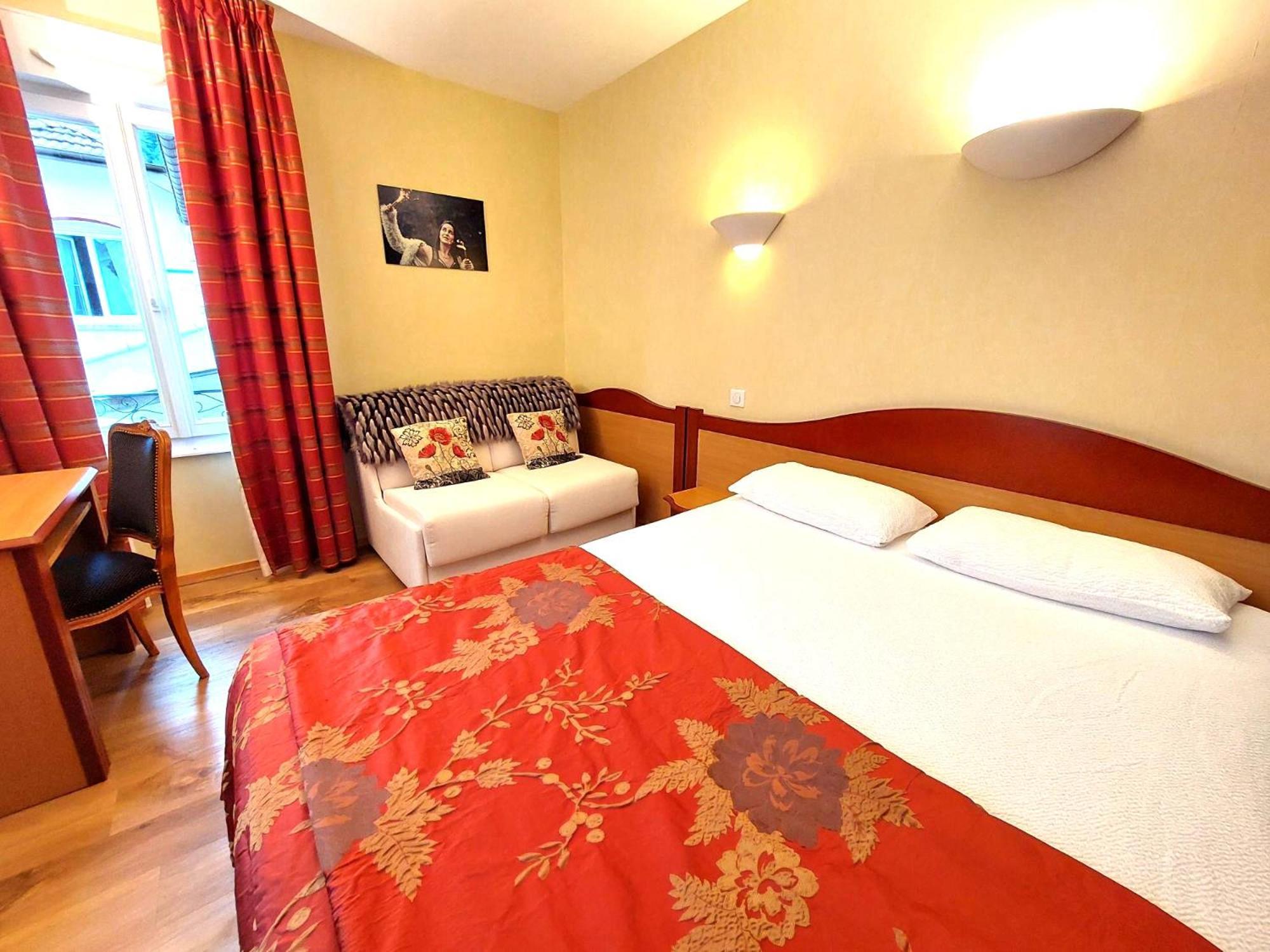 Logis Hotel & Restaurant Des Lacs Celles-sur-Plaine المظهر الخارجي الصورة