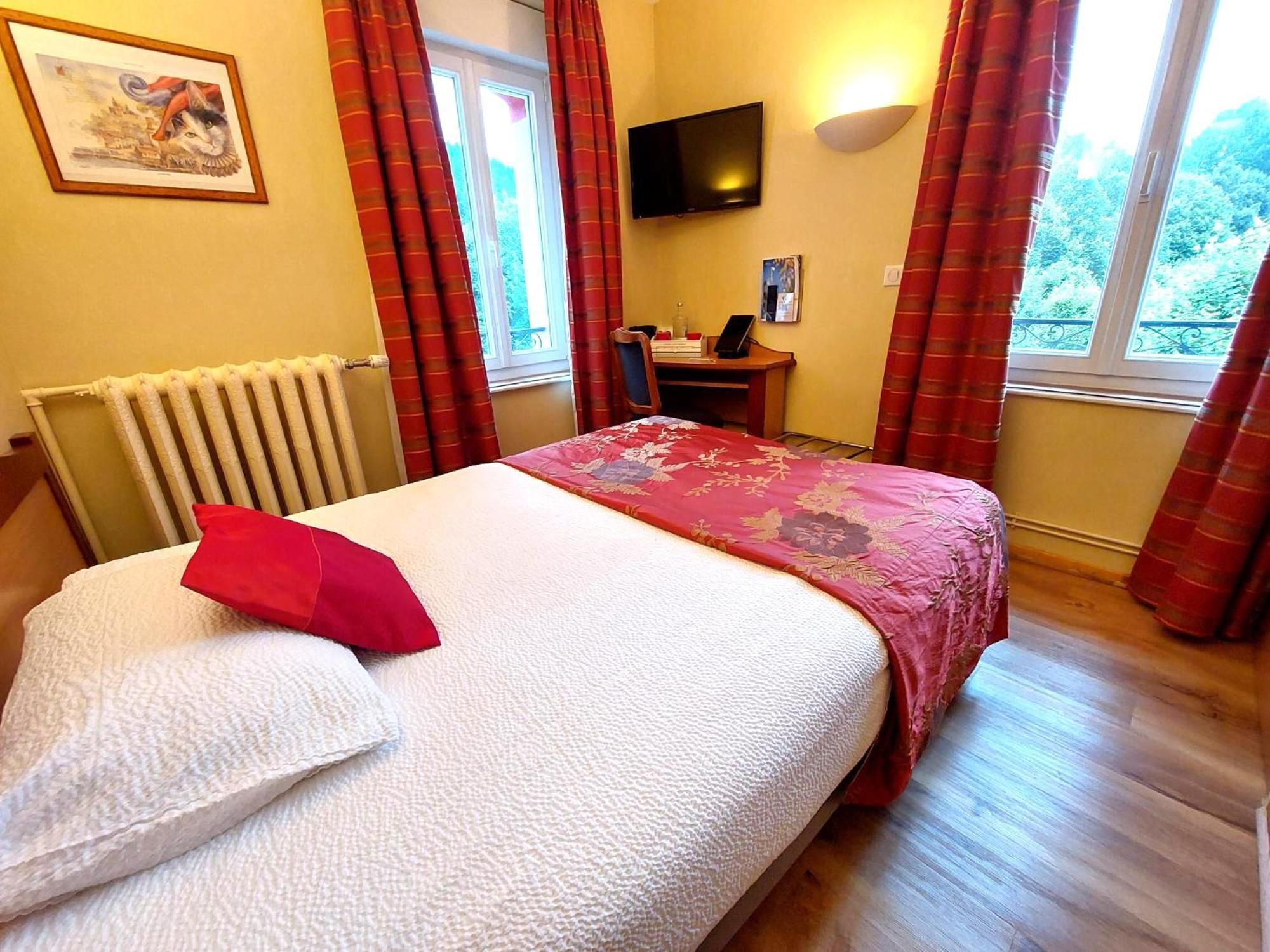 Logis Hotel & Restaurant Des Lacs Celles-sur-Plaine المظهر الخارجي الصورة